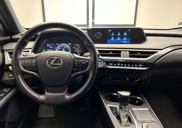 Lexus UX cena 139400 przebieg: 54193, rok produkcji 2021 z Kościan małe 277
